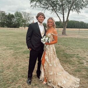 Elegant Gold Sherri hill prom dress